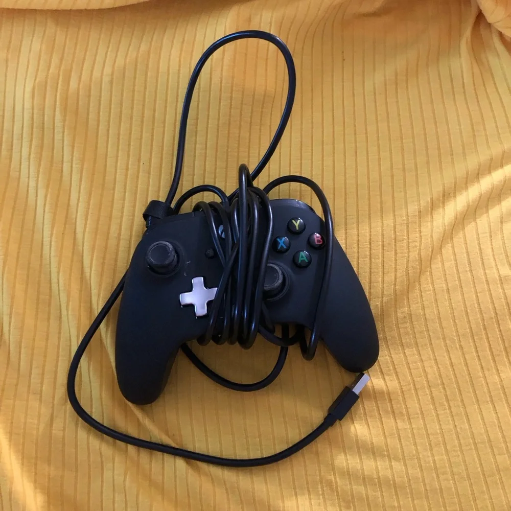 Gaming controller